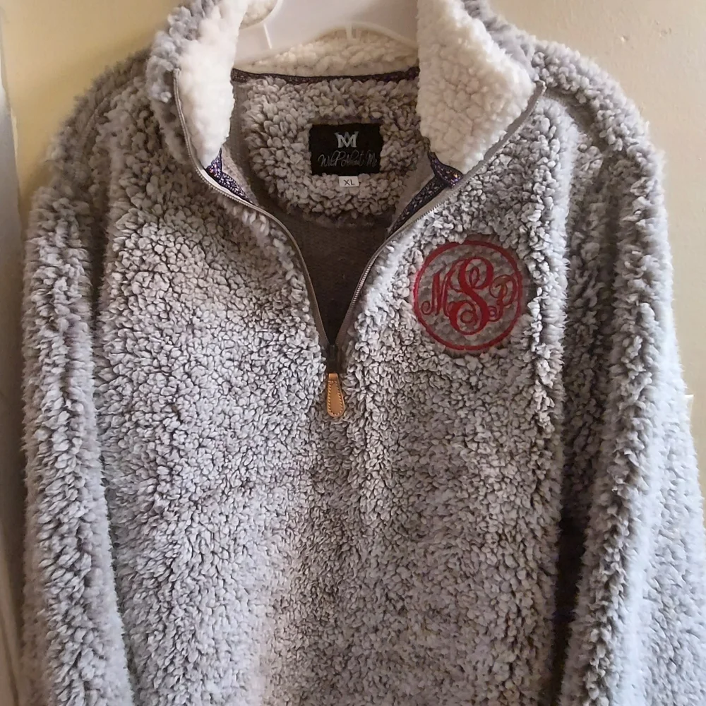 Wild Heart Fleece Pullover - Picture 2 of 7